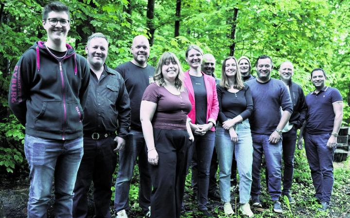 Der neue Elferrat: Yannick Weis (neu), Michael Lieberherr, Christian Fritschin, Anina Soland (neu), Bettina Indolese, Severin Kym (neu), Lisa Ackermann (neu), Andi Hottinger, Michel Wenger (neu), Markus Wicki (neu) und Steve Krebs. Foto: zVg