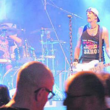 Die Badi gerockt - «Big Clyde» entpuppten sich an der Rocknacht als ausgefuchste Stimmungsmacher.