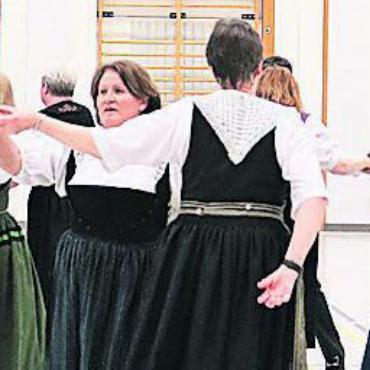 Volkstänze geübt - Die Teilnehmenden übten ein Wochende lang zahlreiche Aargauer Tänze. Bild: zg