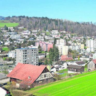 Ausgeglichenes Ergebnis erreicht - Rudolfstetten-Friedlisberg präsentiert einen guten Rechnungsabschluss mit einem Überschuss aufgrund einer höheren Bewertung der eigenen Liegenschaften. Dieses Geld hat die Gemeinde aber nicht flüssig. Bild: zg