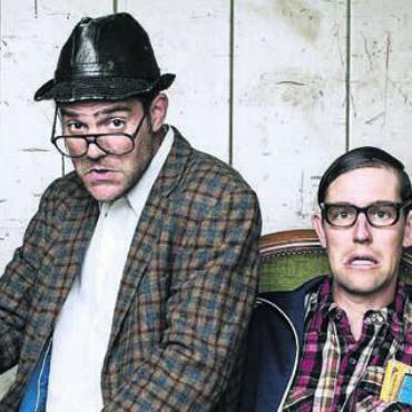 «Sitzläder» - Der Kulturverein organisiert ein unterhaltsames Treffen mit dem Duo Strohmann-Kauz. Bild: zg
