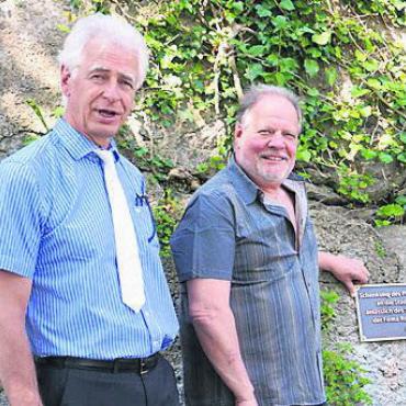 «Ich schenke der Stadt einen Platz» - Raymond Tellenbach und Renato Rocchinotti sind beide hocherfreut. Bild: hr