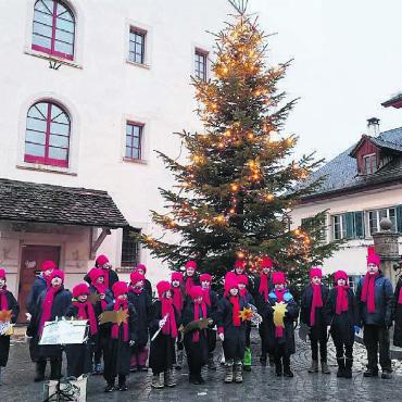 Kinder sammelten für Kinder - Beim Umesinge 2022 kam ein schöner Betrag für die Kinder von Uganda zusammen. Bild: zg