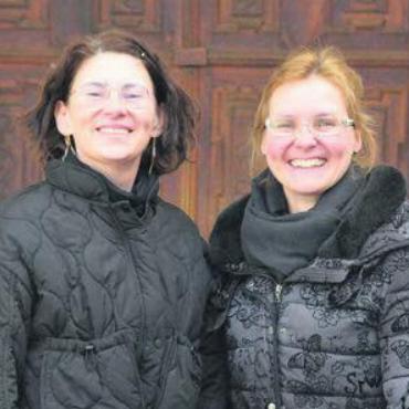 Kreative Köpfe des Monats - Brigitte Brun Singer (links) und Kirsty Räber. Bild: Archiv/cbl