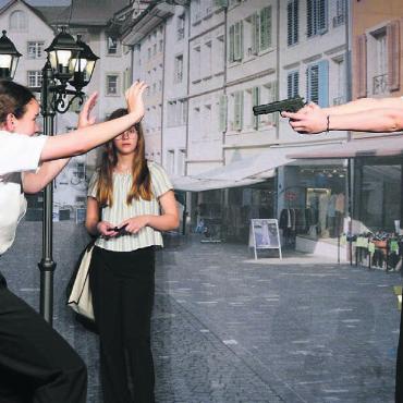 Angst ist ein schlechter Begleiter - In den Bankierskreisen liegen die Nerven blank. Es ist eine der Szenen, die Jugendlichen einbrachten. Bilder: Annemarie Keusch