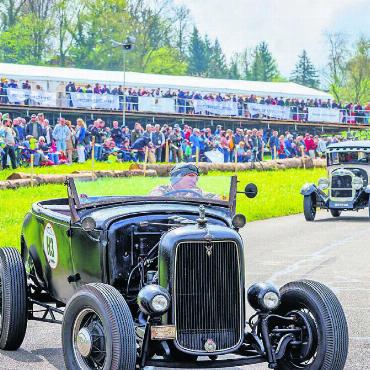 Da jubelt die Oldtimer-Seele - Hot Rods, die Kultautos aus Kalifornien, waren zum ersten Mal am GP.