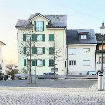 Aufhebung am Kornhausplatz - Die Unterflurcontainer in der Altstadt waren und sind ein Politikum. Jetzt wurde der Abfallsammelort am Kornhausplatz aufgehoben. Bilder: Sabrina Salm / Archiv