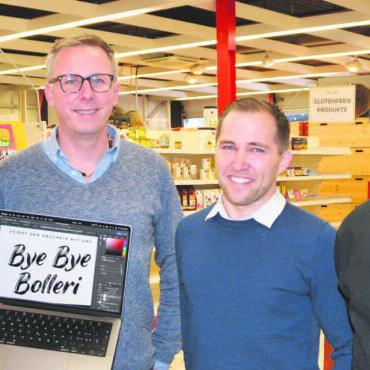Ende des Abenteuers - Im Januar wird aus dem «Bolleri Supermarkt Mutschellen» eine Erlebniswelt, die umgesetzt wird durch: (v. l.) Nino Ruef, Firma «934», Christian Meier, Firma «934», und die beiden Supermarkt-Initianten Christian Füglistaller und Roger Meyer. Bild: Roger Wetli