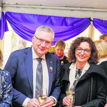 Ein fulminanter Start - Auch Nationalrat Andreas Glarner befand sich unter der geladenen Lokalprominenz.