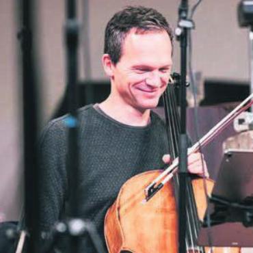 Aufruhr am Künstlerhaus - Als Cellist trat Andreas Fleck auch selbst in der Alten Kirche Boswil auf. Bild: zg / Estela Villamar