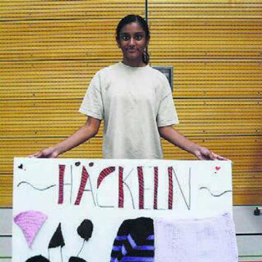 Auch die Messe ist selbst gemacht - Lorena Vasanthan hat sich dem Hckeln-Club angeschlossen.