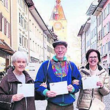 Gewinner stehen fest - Die drei Erstplatzierten: Polana Carla, (3.), Hans Ritter (2. ) und Monika Briner (1.).