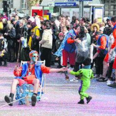 Vorfreude auf die Fasnacht - Bald wirds in Bremgarten wieder laut, fröhlich und bunt. Bild: Archiv