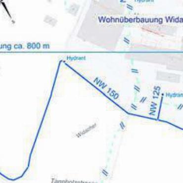 Thema Wasser geht weiter - Die neuen Wasserleitungen (dunkelblau) ersetzen die bisherigen Leitungen (hellblau, durchgestrichen).