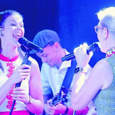 Schweissperlen als Schmuck - Melanie und Mutter Annemarie sind ein starkes Team.