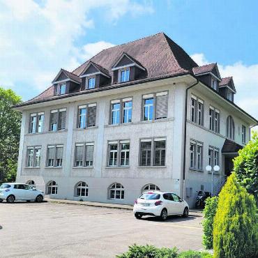 Wie weiter in Sachen Gemeindehaus? - Die Zukunft des Gemeindehauses ist immer noch offen. Am 4. März lädt der Gemeinderat nun zu einem Infoanlass. Bild: Archiv