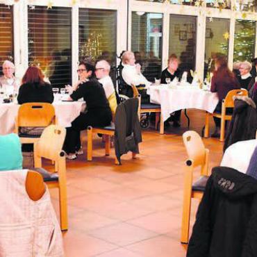 Lebensqualität an erster Stelle - Im Solino Boswil muss keiner an Weihnachten frieren und kann das Fest im Kreise seiner Angehörigen gemütlich feiern. Bild: zg