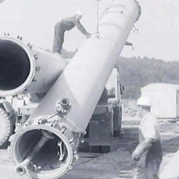 Optimismus in Gas aufgelöst - 1965 berichtete das SRF über die schweren Bohrgeräte und Dieselmotoren, die durch die Elwerath-Equipe installiert wurden.