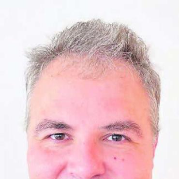 Familienvater und «Finänzler» - Stefan Bieri stellt sich als Gemeinderatskandidat zur Verfügung. Bild: zg