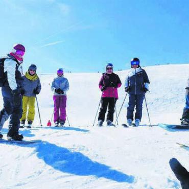 Sonne getankt - Bei herrlichem Wetter haben die Frauen des Damenturnvereins Künten das Skiweekend genossen. Bild: zg