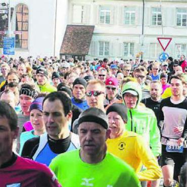Ausgezeichnete Vorzeichen - Es wird wieder voll im Städtli bei der 39. Ausgabe des Reusslaufs. Rund 2500 Teilnehmer werden erwartet. Bild: Archiv/spr
