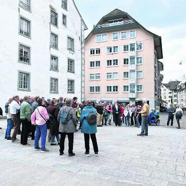 Moderne Stadt, lebendige Geschichte - Der Stadtammann durfte auch dieses Jahr wieder viele interessierte Ortsbürger begrüssen.