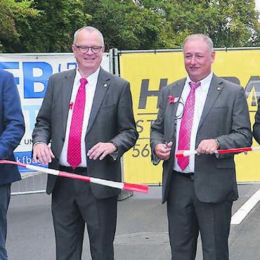 Projekt ist gelungen - Sie konnten bei der Einweihung der Kantonsstrasse strahlen: (von links) Juraj Welte, Walter Bürgi, Frank Bonnemeier, Roger Hausherr, Elmin Jelecevic und Dieter Schaub. Bild: Archiv / Erika Obrist