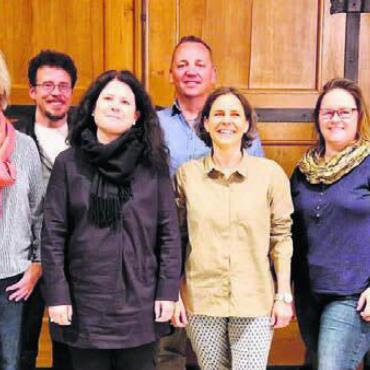 GV von Bremgarten Tourismus - Der neue Vorstand, v. l. n. r.: Giovanni Ming, Sylvie Heiss, Fränky Weber, Claudia Bamert, Stephan Troxler, Ruth Meier, Kathrin Textor, Tschösy Meier, Claudia Wiehl. Bild: zg