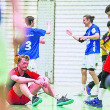 Viele Hochs, wenige Tiefs - Aus. Schluss. Vorbei. Lange können die Wohler Handballer vom Ligaerhalt in der 1. Liga träumen, sie reaktivieren gar Goalie-Urgestein Sascha Rudi. Doch es reicht nicht. Handball Wohlen steigt in die 2. Liga ab.