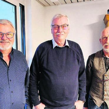Alles neu - Der neue Vorstand stellt sich wie folgt zusammen (von links): Eugen Köpfli (Kassier), Kurt Döring (Präsident) und Peter Burgunder (Aktuar). Bild: zg