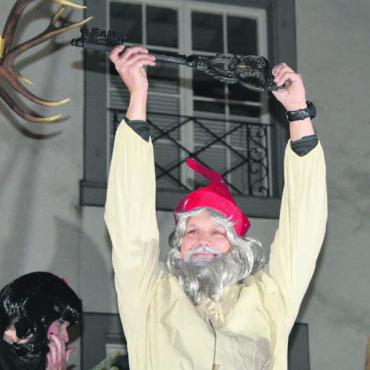 Der Zirkus ist im Gang - Letztmals durfte Sandro Schmid von der Schpitelturmclique im Jahr 2019 den Schlüssel übernehmen. In welcher Verkleidung er es dieses Jahr machte, sieht man in der Dienstagsausgabe. Bild: Archiv