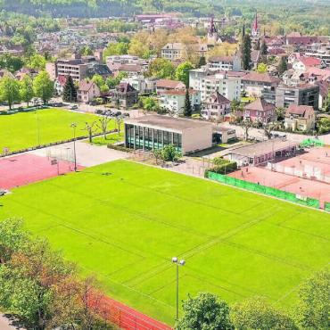 Schulen und Strassen - Die Sportanlage Bärenmatt braucht eine Generalüberholung. Das kostet viel Geld. Bild: © Briner Photography, Michael Briner