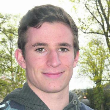 Das Bild des Nerds passt nicht - Eric Wermelinger hat gleich zwei Ziele: Die Lehrabschlussprüfung bestehen und sich für Japan qualifizieren. Bild: Chregi Hansen
