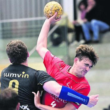 Start mit Hindernissen - Das Hinspiel gegen Hopfenperle endete 31:31. Die Wohler Handballer (im Bild Simon Eser) haben vor dem Rückrundenduell einige personelle Sorgen. Bild: jg