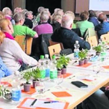 Das Leben geniessen - Der Vortrag «Das Älterwerden bejahen» lockte viele Besucherinnen und Besucher an den Seniorennachmittag. Bild: zg