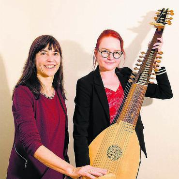 «Zwischen Barock und Klassik» - Annamarie Ilg, Glasharmonika und Gesang, und Irina Dörig, Barocklaute, werden im Schlössli beim Konzertfonds zu hören und zu bestaunen sein. Bild: zg