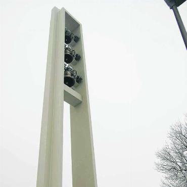 Es klingt wieder runder - Der Schaden und der Schmerz für Ohren und Augen sind behoben: Die Glocken der reformierten Kirche in Villmergen sind saniert. Bild: zg