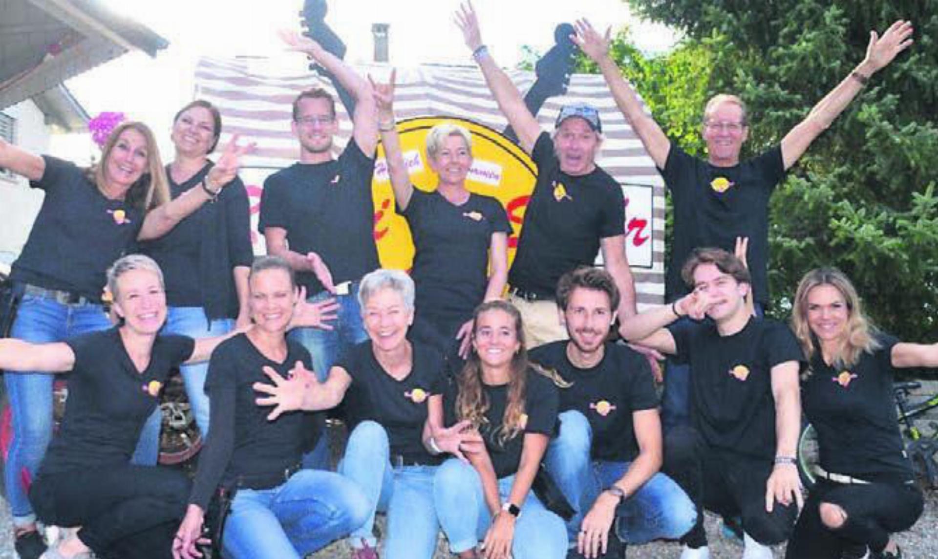 Sie sind bereit: Das «Rock i de Schür»-Team freut sich auf einen weiteren rockigen Abend in der Schnüzi Schür. Bild: zg