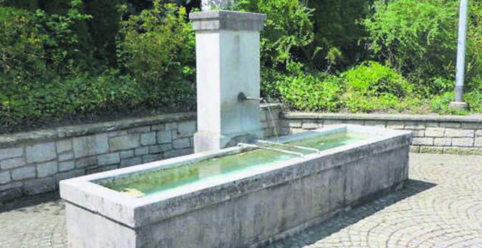 In Niederwil und Fischbach-Göslikon gibt es weiterhin keine Lockerungen beim Wasserbezug. Bilder: zg