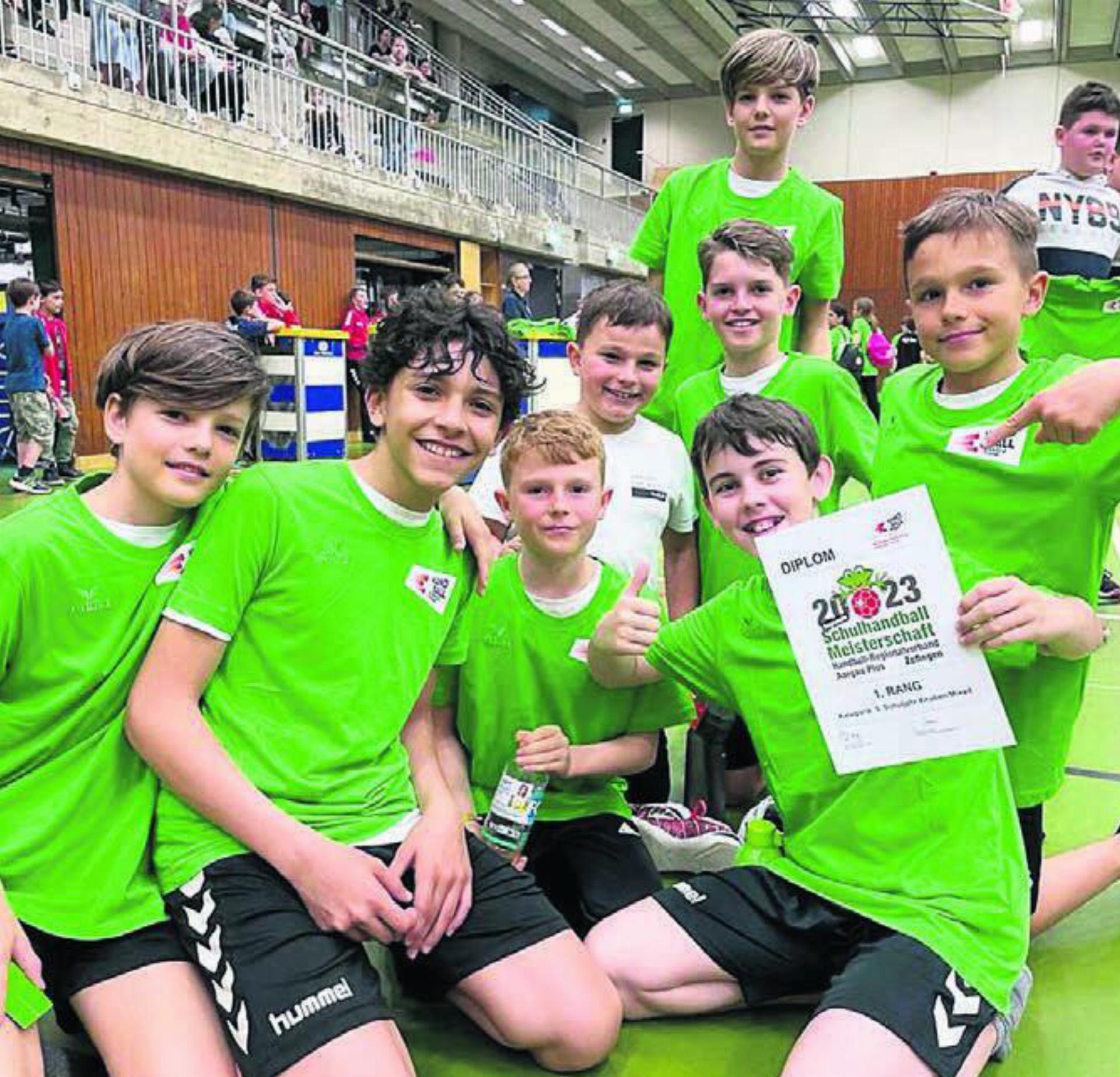 Der Handballclub Mutschellen gratuliert den Black Shadows, die 5. Klasse aus Berikon. Bild: zg