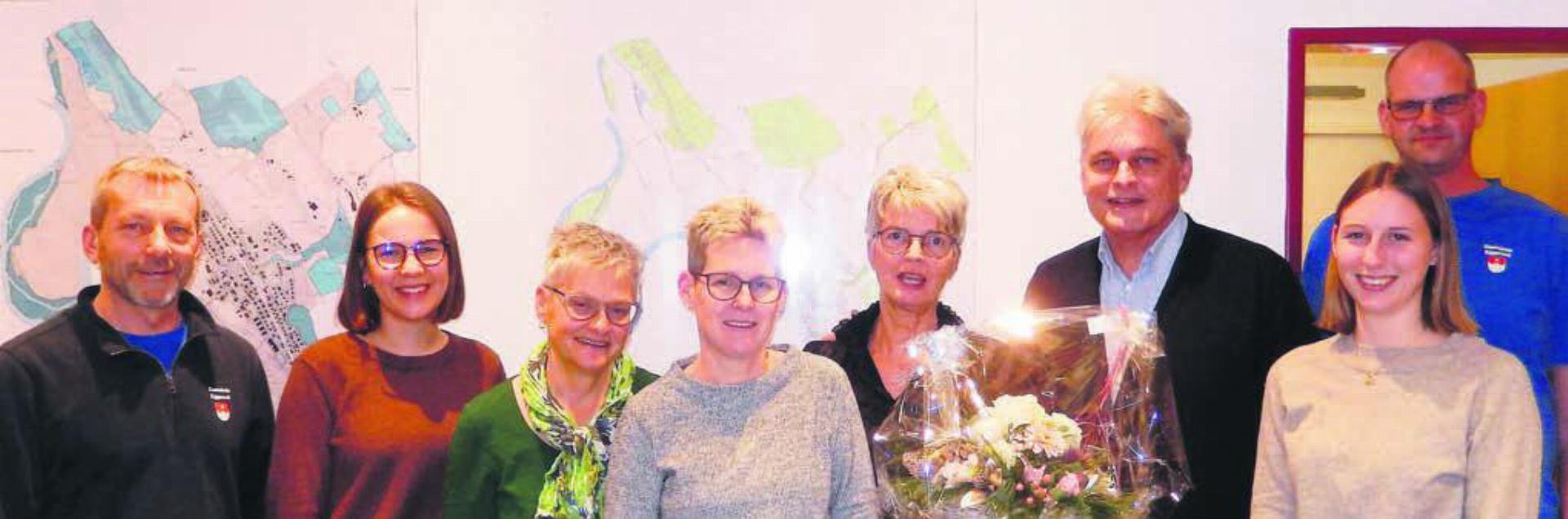 Ursi Scheiber (4. v. r.) verlässt die Verwaltung nach 15 Jahren. Bild: gk