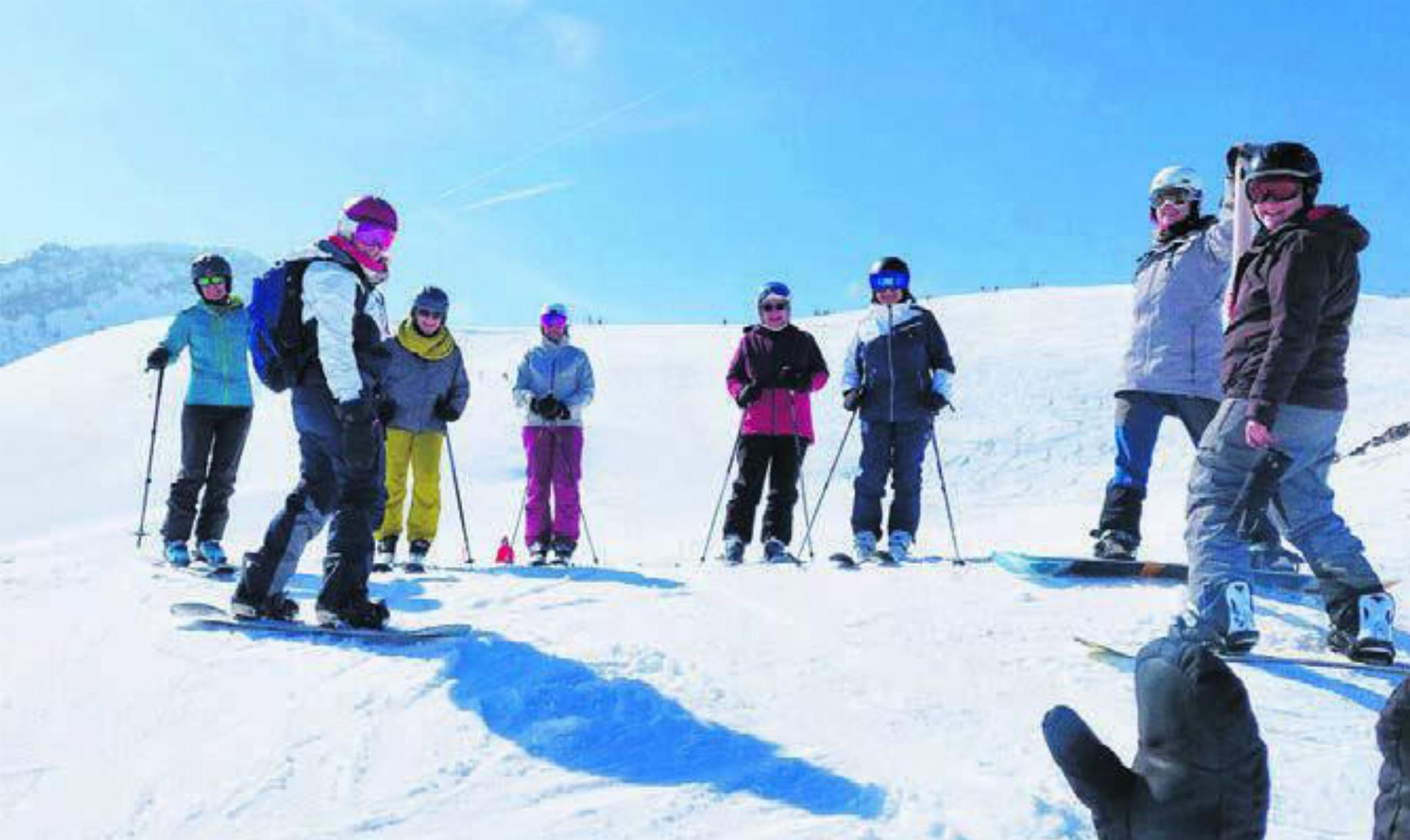 Bei herrlichem Wetter haben die Frauen des Damenturnvereins Künten das Skiweekend genossen. Bild: zg