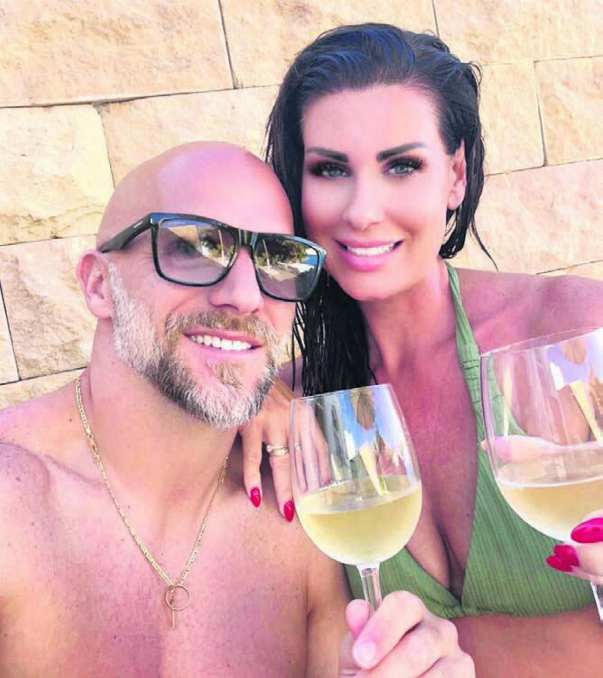 Erst die verdiente Auszeit, dann der FC Muri: Luca Ferricchio geniesst die Ferien mit seiner Frau Sabrina. Bilder: Freshfocus / zg - Das Bild wird blockiert. – Möglicherweise durch einen aktiven Adblocker.