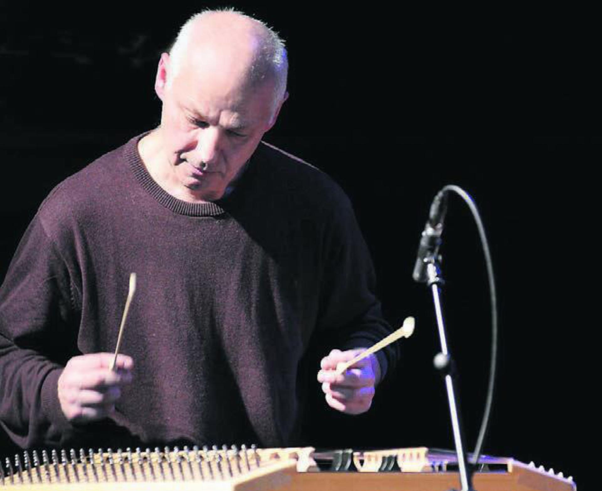 Der Perkussionist Gilbert Paeffgen gibt sich in Bremgarten die Ehre. Bild: zg