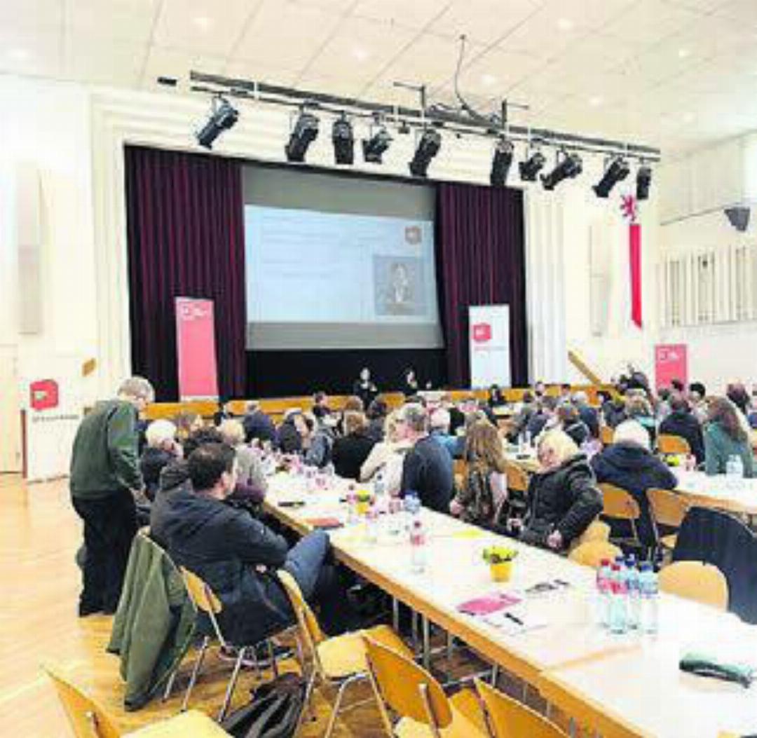 Die Sozialdemokraten trafen sich in Bremgarten zum Parteitag. Bild: wam