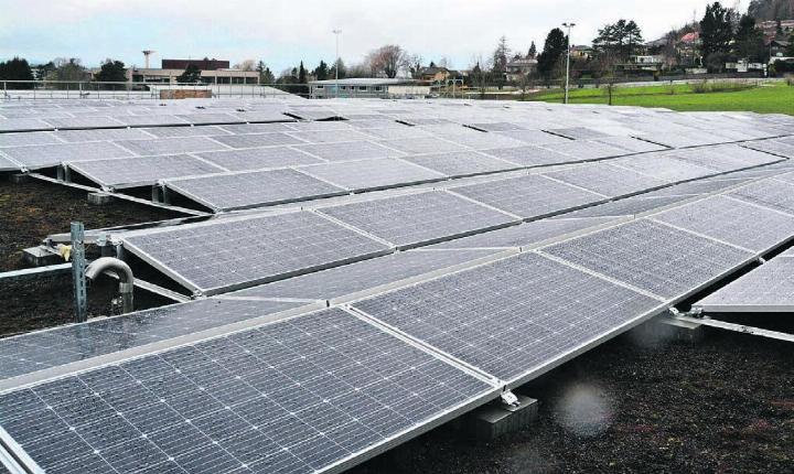 Der Solarstrom von der Photovoltaikanlage auf dem Burkertsmattgebäude wird neu an die Centralschweizerischen Kraftwerke verkauft. Bilder: Archiv