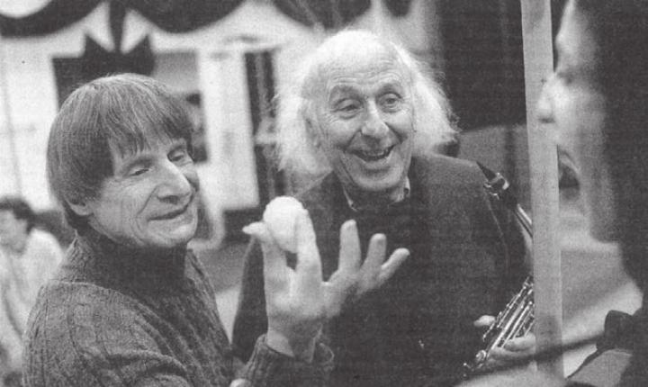 Zirkusdirektor Guido Muntwyler (rechts) und Clown Dimitri wollen etwas Neues entstehen lassen. Bild: Archiv