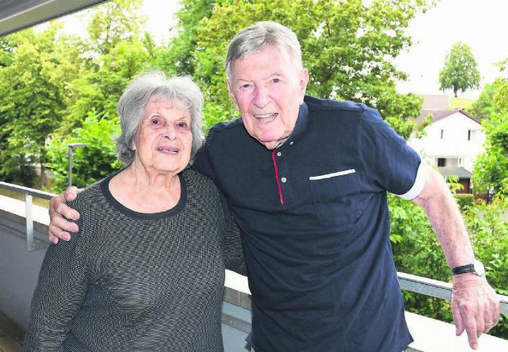 Nächste Woche feiern sie «eiserne Hochzeit»: Wohlens Alt-Gemeindeammann Ernst Häner und seine Irma. Bilder: Daniel Marti / zg Nächste Woche feiern sie «eiserne Hochzeit»: Wohlens Alt-Gemeindeammann Ernst Häner und seine Irma. Bilder: Daniel Marti / zg