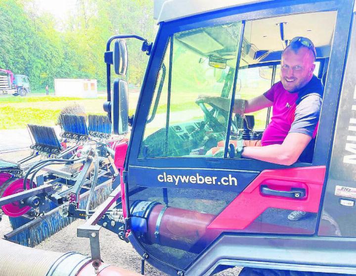 Ein Pionier, wenn es um das Abfallsaugen geht. Clay Weber ist auch sonst ein Unikat. «Ich werde nicht reicht davon, aber es ist rentabel und sinnvoll», sagt der 39-Jährige. Bild: Stefan Sprenger