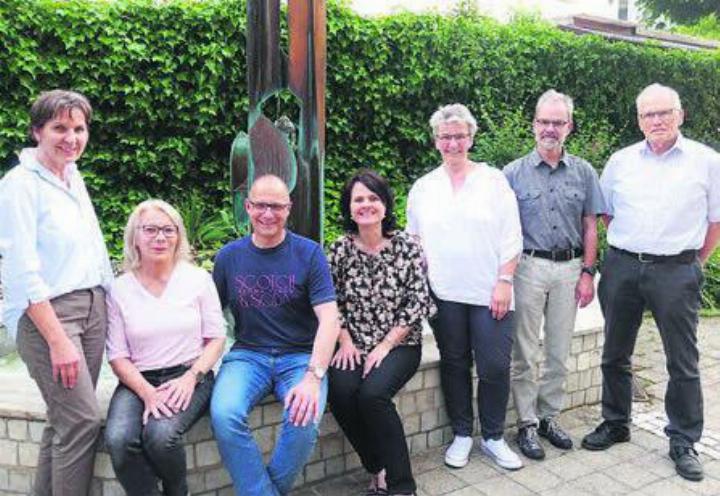 Präsidentin Monika Stutz, Rösli Trottmann, Erich Leu, Brigitte Keusch, Gabriela Schönenberg, Michael Rahn und Stephan Meyer (von links) sind von der Tagesfamilienvermittlung überzeugt. Bild: Susanne Schild